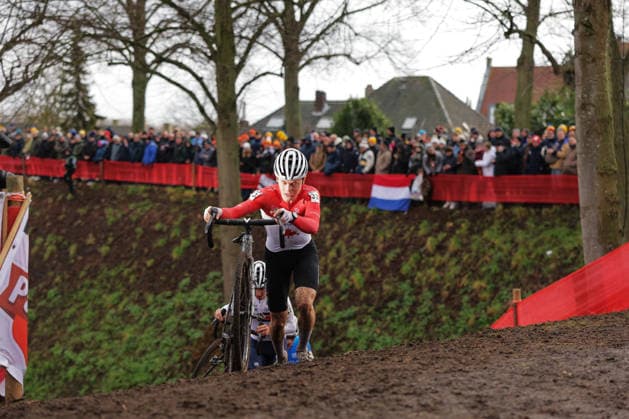 2026 UCI Cyclo-cross World Championships Picture by Alex Whitehead SWpix.com - 30 01 2026 - Cycling - 2026 UCI Cyclo-cross World Championships - Hulst, Zeeland, Netherlands - Junior Men - Emilien Belzile (Canada) Copyright: x xSWpix.comx(t axPhotographyxHubxLtd)xAlexxWhitehead SWpix.comx SWP-3176-0217