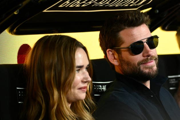 TENNIS AUSTRALIAN OPEN, Actor Liam Hemsworth and fiancee Gabriella Brooks watch Carlos Alcaraz of Spain in action during the men™s singles final against Novak Djokovic of Serbia on day 15 of the 2026 Australian Open tennis tournament at Melbourne Park in Melbourne, Sunday, February 1, 2026. ( NO ARCHIVING MELBOURNE VICTORIA AUSTRALIA  Copyright: xJOELxCARRETTx 20260201198089150360