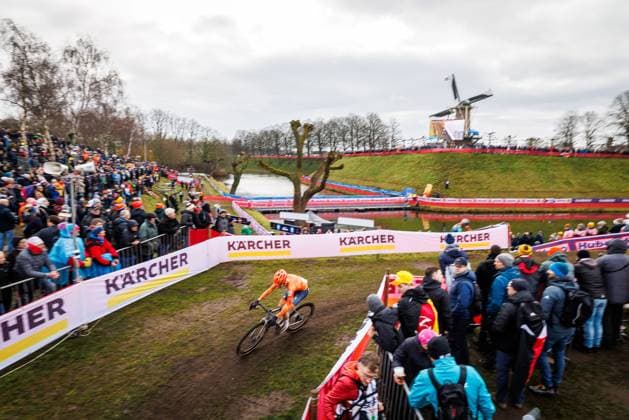 HULST , 01 02-2026 , UCI Cyclo-cross World Championships day 3 , Sunday Junior men , WK veldrijden , picture shows overview Jop van den Biggelaar (NED) UCI Cyclo-cross World Championships (Sunday)  x201236932x Copyright: