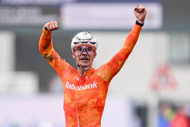 UCI World Championships 2026 Hulst HULST, BELGIUM - FEBRUARY 01 : Heeren Delano (Ned) celebrating his victory during the 2026 UCI Cyclo-Cross World Championships for Men Junior on February 01, 2026 in Hulst, Belgium, 01 02 2026 Hulst Belgium  Copyright: xNicoxVereeckenx