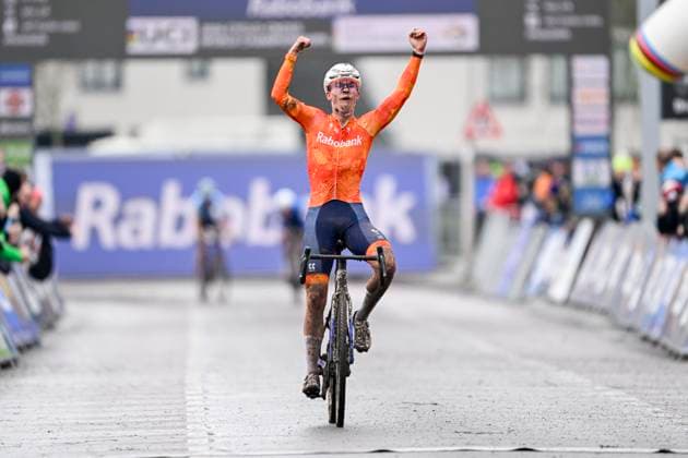 UCI World Championships 2026 Hulst HULST, BELGIUM - FEBRUARY 01 : Heeren Delano (Ned) celebrating his victory during the 2026 UCI Cyclo-Cross World Championships for Men Junior on February 01, 2026 in Hulst, Belgium, 01 02 2026 Hulst Belgium  Copyright: xNicoxVereeckenx