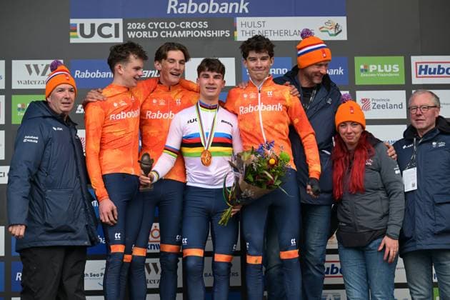 Winner Dutch Delano Heeren celebrates with the world champion jersey and all the Dutch team on the podium of the junior men race at UCI Cyclocross World Championships, on Sunday 01 February 2026, in Hulst, The Netherlands. DAVIDxPINTENS  x160220482x