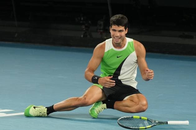 February 1, 2026: 1st seed CARLOS ALCARAZ of Spain celebrates after defeating 4th seed NOVAK DJOKOVIC of Serbia on Rod Laver Arena in the Men s Singles Final match on day 15 of the 2026 Australian Open in Melbourne, Australia. Cal Media Melbourne Australia - ZUMAc04_ 20260201_faf_c04_021 Copyright: xSydneyxLowx