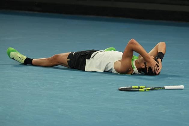 February 1, 2026: 1st seed CARLOS ALCARAZ of Spain celebrates after defeating 4th seed NOVAK DJOKOVIC of Serbia on Rod Laver Arena in the Men s Singles Final match on day 15 of the 2026 Australian Open in Melbourne, Australia. Cal Media Melbourne Australia - ZUMAc04_ 20260201_faf_c04_023 Copyright: xSydneyxLowx