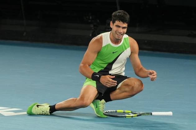 February 1, 2026: 1st seed CARLOS ALCARAZ of Spain celebrates after defeating 4th seed NOVAK DJOKOVIC of Serbia on Rod Laver Arena in the Men s Singles Final match on day 15 of the 2026 Australian Open in Melbourne, Australia. Cal Media Melbourne Australia - ZUMAc04_ 20260201_faf_c04_024 Copyright: xSydneyxLowx