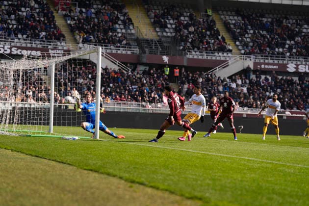 Torino™s Che Adams scoring the 1-0 goal for his team during the Serie A soccer match between Torino Fc and Lecce at the Stadio Olimpico Grande Torino in Turin, north west Italy - February 1, 2026. - Soccer  Copyright: xFabioxFerrari LaPressex