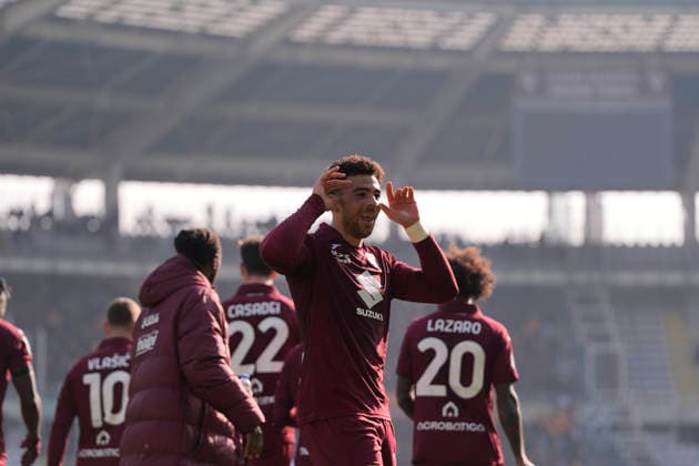 Torino™s Che Adams celebrates after scoring the 1-0 goal for his team during the Serie A soccer match between Torino Fc and Lecce at the Stadio Olimpico Grande Torino in Turin, north west Italy - February 1, 2026. - Soccer  Copyright: xFabioxFerrari LaPressex