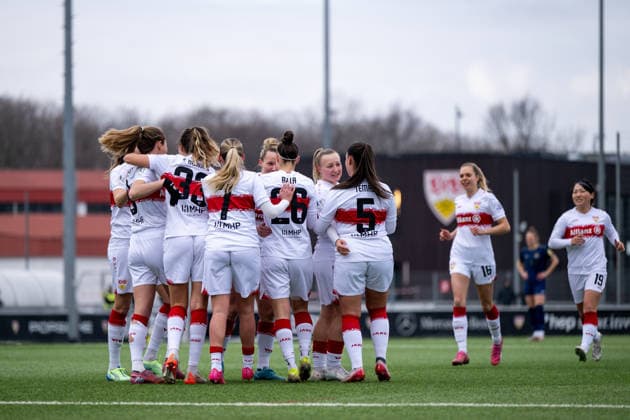 Maximiliane Rall VfB Stuttgart, 08 , Fabienne Dongus VfB Stuttgart, 33 , 7h , Nicole Billa VfB Stuttgart, 26 , Leonie Schetter VfB Stuttgart, 77 , Laureta Temaj VfB Stuttgart, 05 , Janina Hechler VfB Stuttgart, 16 , Yuka Hirano VfB Stuttgart, 19 and team celebrate the goal for 1 0, GER, VfB Stuttgart vs SG 99 Andernach, Soccer, Women, 2 Bundesliga, Matchday 15, Season 2025 2026, 01 02 2026 GER, VfB Stuttgart vs SG 99 Andernach, Soccer, Women, 2 Bundesliga, Matchday 15, Season 2025 2026, 01 02 2026 Bad Cannstatt Copyright: xEibner-Pressefoto Memmlerx EP_MMR