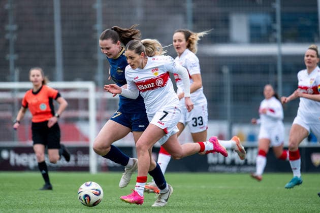Daphina Redzepi VfB Stuttgart, 07 in duel with Malou Mueller SG 99 Andernach, 27 , GER, VfB Stuttgart vs SG 99 Andernach, Soccer, Women, 2 Bundesliga, Matchday 15, Season 2025 2026, 01 02 2026 GER, VfB Stuttgart vs SG 99 Andernach, Soccer, Women, 2 Bundesliga, Matchday 15, Season 2025 2026, 01 02 2026 Bad Cannstatt Copyright: xEibner-Pressefoto Memmlerx EP_MMR