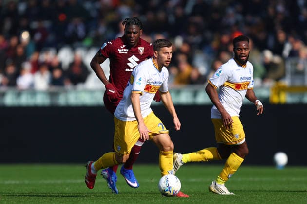 Ylber Ramadani (Us Lecce) controls the ball, Serie A, Torino FC v US Lecce , Olimpico, February 1, 2026, Turin, Italy.