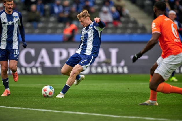 Julian Eitschberger Hertha BSC, 02 , Goal kick to 2 0, GER, Hertha BSC vs ,SV Darmstadt 98, 2 Bundesliga, Season 2025 2026, 20 Matchday, 01 02 2026 DFL REGULATIONS PROHIBIT ANY USE OF PHOTOGRAPHS AS IMAGE SEQUENCES AND OR QUASI VIDEO GER, Hertha BSC vs ,SV Darmstadt 98, 2 Bundesliga, Season 2025 2026, 20 Matchday, 01 02 2026 Berlin Copyright: xClaudiusxRauch,xEibner-Pressefotox xClaudiusxRauchx EP_CRH
