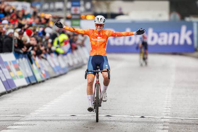 HULST , 01 02-2026 , UCI Cyclo-cross World Championships day 3 , Sunday women U23 , WK veldrijden , picture shows Leonie Bentveld wins UCI Cyclo-cross World Championships (Sunday)  x201239045x Copyright: