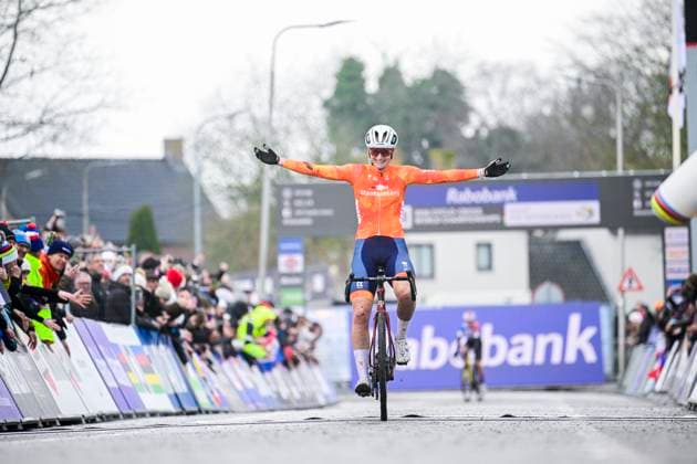 UCI World Championships 2026 Hulst HULST, THE NETHERLANDS - FEBRUARY 01 : Bentveld Leonie (Ned) celebrating her victory during the 2026 UCI Cyclo-Cross World Championships for Women Under 23 on February 01, 2026 in Hulst, The Netherlands, 01 02 2026 Hulst The Netherlands  Copyright: xPeterxDexVoechtx