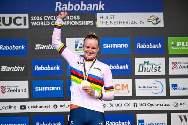 UCI World Championships 2026 Hulst HULST, THE NETHERLANDS - FEBRUARY 01 : Bentveld Leonie (Ned) on the podium during the 2026 UCI Cyclo-Cross World Championships for Women Under 23 on February 01, 2026 in Hulst, The Netherlands, 01 02 2026 Hulst The Netherlands  Copyright: xNicoxVereeckenx