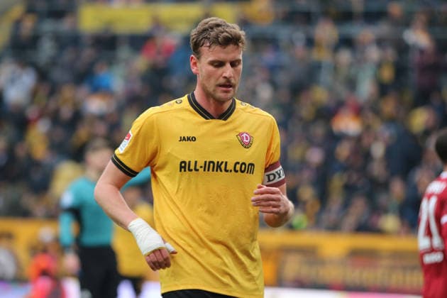 01 02 2026 Soccer Men 2025 2026 2 Bundesliga 20 Matchday SG Dynamo Dresden DSC Arminia Bielefeld Rudolf Harbig Stadion Dresden Christoph Daferner Dresden, 33, yellow Dresden Saxony Germany
