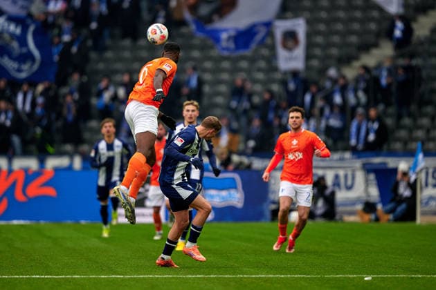 Patric Pfeiffer SV Darmstadt 98, 06 , Header, GER, Hertha BSC vs ,SV Darmstadt 98, 2 Bundesliga, Season 2025 2026, 20 Matchday, 01 02 2026 DFL REGULATIONS PROHIBIT ANY USE OF PHOTOGRAPHS AS IMAGE SEQUENCES AND OR QUASI VIDEO GER, Hertha BSC vs ,SV Darmstadt 98, 2 Bundesliga, Season 2025 2026, 20 Matchday, 01 02 2026 Berlin Copyright: xClaudiusxRauch,xEibner-Pressefotox xClaudiusxRauchx EP_CRH