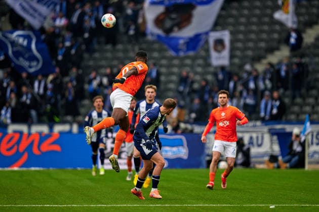 Patric Pfeiffer SV Darmstadt 98, 06 , Header, GER, Hertha BSC vs ,SV Darmstadt 98, 2 Bundesliga, Season 2025 2026, 20 Matchday, 01 02 2026 DFL REGULATIONS PROHIBIT ANY USE OF PHOTOGRAPHS AS IMAGE SEQUENCES AND OR QUASI VIDEO GER, Hertha BSC vs ,SV Darmstadt 98, 2 Bundesliga, Season 2025 2026, 20 Matchday, 01 02 2026 Berlin Copyright: xClaudiusxRauch,xEibner-Pressefotox xClaudiusxRauchx EP_CRH
