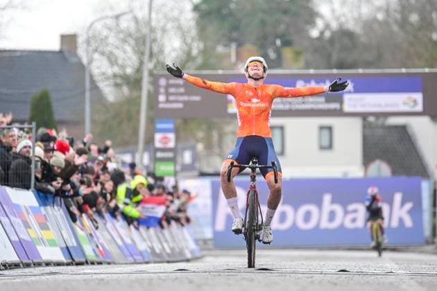 UCI World Championships 2026 Hulst HULST, THE NETHERLANDS - FEBRUARY 01 : Bentveld Leonie (Ned) celebrating her victory during the 2026 UCI Cyclo-Cross World Championships for Women Under 23 on February 01, 2026 in Hulst, The Netherlands, 01 02 2026 Hulst The Netherlands  Copyright: xPeterxDexVoechtx