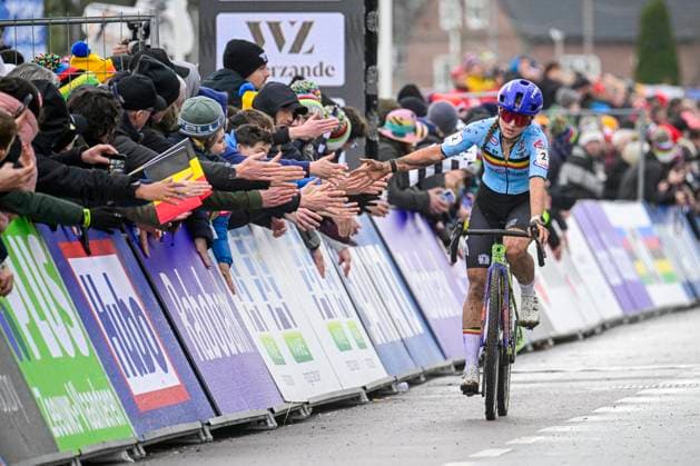 UCI World Championships 2026 Hulst HULST, THE NETHERLANDS - FEBRUARY 01 : Moors Fleur (Bel) at the finish line during the 2026 UCI Cyclo-Cross World Championships for Women Under 23 on February 01, 2026 in Hulst, The Netherlands, 01 02 2026 Hulst The Netherlands  Copyright: xPeterxDexVoechtx