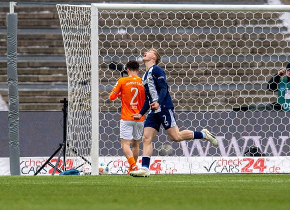 Soccer, Men, Season 2025 2026, 2 Bundesliga 20 Matchday , Hertha BSC SV Darmstadt 98, Julian Eitschberger Hertha BSC , Cheering after goal to 2 0, 01 02 2026, Copyright: xSebastianxRäppold MatthiasxKochx