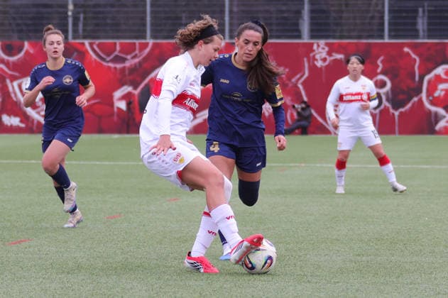 01 02 2026, Germany, Stuttgart, Soccer 2 Womens Bundesliga, Matchday 15, VfB Stuttgart vs SG 99 Andernach, f l Rosa Rückert VfB , Besarta Hisenaj SG