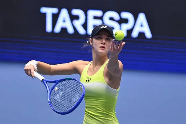 Vendula Valdmanova of Czech Republic serves against Gabriela Knutsonova of Czech Republic during the WTA, Tennis Damen women s tennis tournament Ostrava Open match on February 1, 2026, in Ostrava, Czech Republic. (CTKxPhoto JaroslavxOzana) CTKPhotoP2026020103621  CTKPhotoP2026020103621