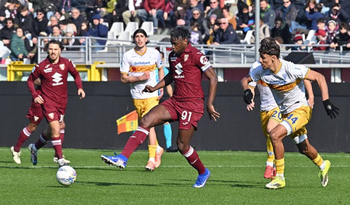 February 1, 2026, Turin, Italy: Torino s Duvan Zapata in action during the Italian Serie A soccer match Torino FC vs US Lecce a at the Olimpico Grande Torino Stadium in Turin, Italy, 1st February 2026 ANSA ALESSANDRO DI MARCO Serie A: Torino FC Vs US Lecce  - ZUMAa110 20260201_zaf_a110_016 Copyright: xAlessandroxDixMarcox