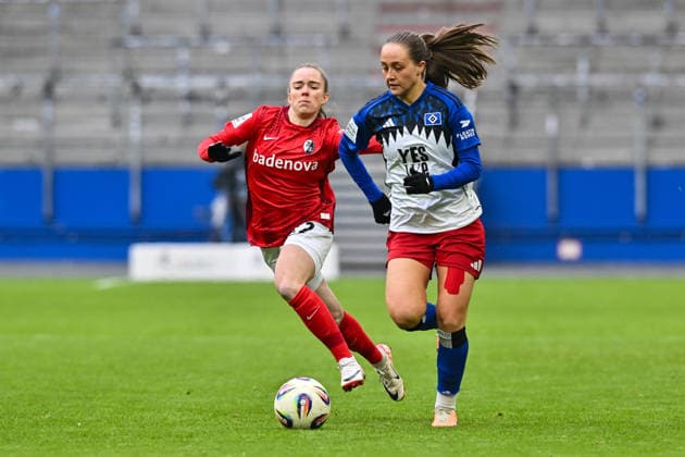 Google Pixel Womens Bundesliga Hamburger SV SC Freiburg 01 02 2026 HAMBURG, GERMANY 01 FEBRUARY in the duel Lisa KOLB SC Freiburg Women 22 and Camilla LINBERG Hamburger SV Women 47 during the match between Hamburger SV and SC Freiburg on matchday 16 of the Google Pixel Womens Bundesliga at Volksparkstadion Copyright: xBEAUTIFULxSPORTS Goldbergx