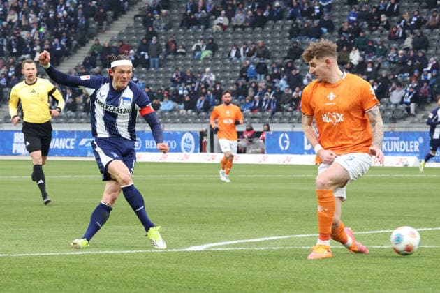 DEU, DFL, 2 FBL, Hertha BSC vs Darmstadt, 01 02 2026, Berliner Olympiastadion, Berlin, DEU, DFL, 2 FBL, Hertha BSC vs Darmstadt, im Bild Fabian Reese Hertha BSC Berlin 11 , äd5 DFL regulations prohibit any use of Photographs as image sequences and or quasi video nordphotoxGmbHx xEngler nph00076
