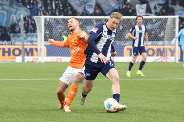 DEU, DFL, 2 FBL, Hertha BSC vs Darmstadt, 01 02 2026, Berliner Olympiastadion, Berlin, DEU, DFL, 2 FBL, Hertha BSC vs Darmstadt, im Bild Julian Eitschberger Hertha BSC Berlin 2 , Fabian Nuernberger Darmstadt 15 DFL regulations prohibit any use of Photographs as image sequences and or quasi video nordphotoxGmbHx xEngler nph00076