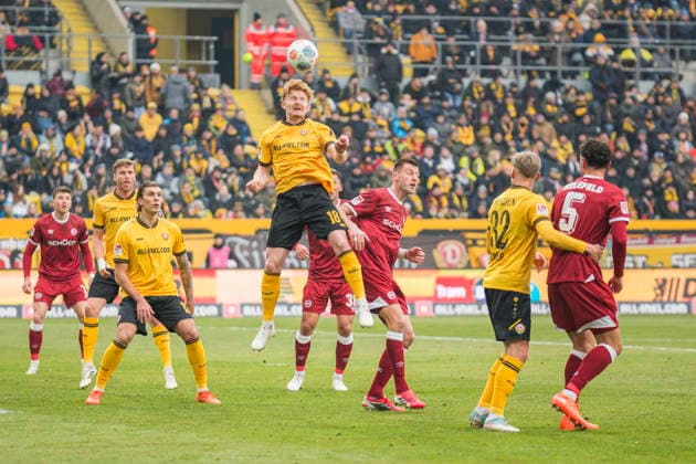 01 02 2026, xomx, Soccer 2 Bundesliga, Dynamo Dresden Arminia Bielefeld v l Robert Wagner Dynamo Dresden with his head on the ball Header DFL DFB REGULATIONS PROHIBIT ANY USE OF PHOTOGRAPHS as IMAGE SEQUENCES and or QUASI VIDEO Dresden