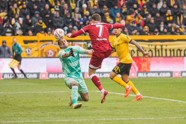 01 02 2026, xomx, Fußball 2 Bundesliga, Dynamo Dresden Arminia Bielefeld v l kein jubelt, Torjubel, Tor, Goal, Jubel, Freude, freuen, DSC, Semir Telalovic Arminia Bielefeld Tim Stanislav Schreiber Dynamo Dresden , Julian Andreas Pauli Dynamo Dresden DFL DFB REGULATIONS PROHIBIT ANY USE OF PHOTOGRAPHS AS IMAGE SEQUENCES AND OR QUASI VIDEO Dresden