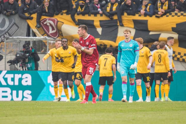 01 02 2026, xomx, Soccer 2 Bundesliga, Dynamo Dresden Arminia Bielefeld v l jubelt, Torjubel, Tor, Goal, Jubel, Freude, freuen zum 1 0 DFL DFB REGULATIONS PROHIBIT ANY USE OF PHOTOGRAPHS as IMAGE SEQUENCES and or QUASI VIDEO Dresden