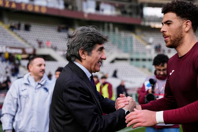 Urbano Cariro with TorinoÕs Che Adams before the Serie A soccer match between Torino Fc and Lecce at the Stadio Olimpico Grande Torino in Turin, north west Italy - February 1, 2026. - Soccer  Copyright: xFabioxFerrari LaPressex