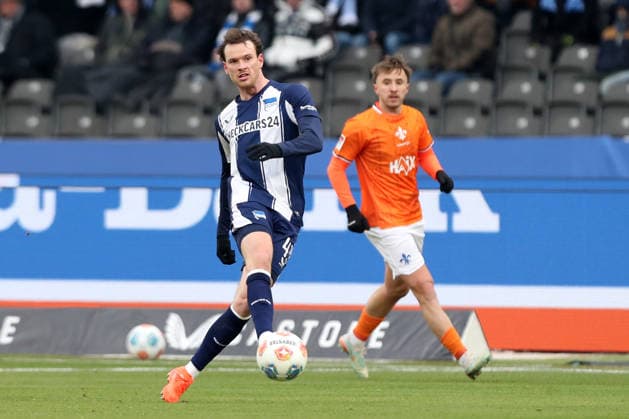 01 02 2026, xtgx, Soccer 2 Bundesliga, Hertha BSC Berlin SV Darmstadt 98 v l Pascal Klemens Hertha BSC Berlin DFL DFB REGULATIONS PROHIBIT ANY USE OF PHOTOGRAPHS as IMAGE SEQUENCES and or QUASI VIDEO Berlin