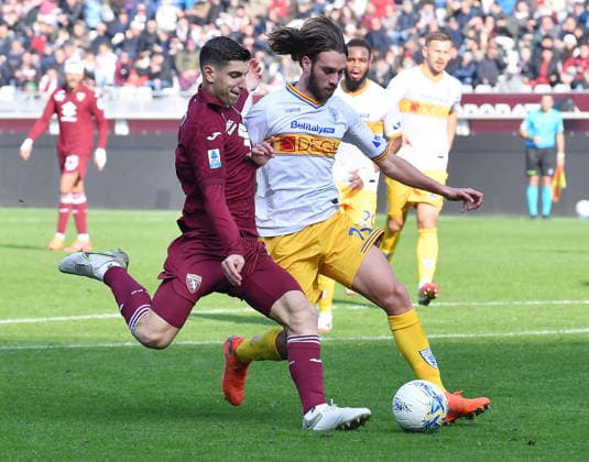 February 1, 2026, Turin, Italy: Torino s Matteo Prati and Lecce s Antonio Gallo in action during the Italian Serie A soccer match Torino FC vs US Lecce a at the Olimpico Grande Torino Stadium in Turin, Italy, 1st February 2026 ANSA ALESSANDRO DI MARCO Serie A: Torino FC Vs US Lecce  - ZUMAa110 20260201_zaf_a110_018 Copyright: xAlessandroxDixMarcox