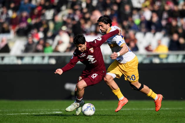 Torino FC v US Lecce - Serie A Emirhan Ilkhan of Torino FC competes for the ball with Santiago Pierotti of US Lecce during the Serie A football match between Torino FC and US Lecce. Turin Italy Copyright: xNicolòxCampox