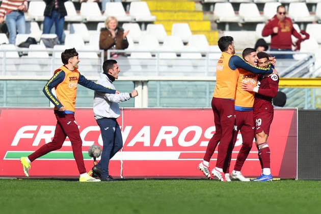 Torino Fc - US Lecce Che Adams of Torino Fc celebrates with his team mates after scoring a goal during the Serie A match beetween Torino Fc and US Lecce at Stadio Olimpico on February 1, 2026 in Turin, Italy . Torino Stadio Olimpico Italy Copyright: xMarcoxCanonierox