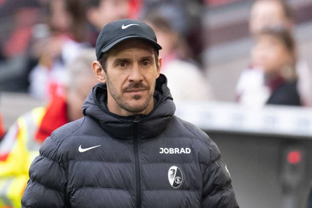 Julian Schuster SC Freiburg, Coach, Head coach GER, VfB Stuttgart vs SC Freiburg, Football, Men, 1 Bundesliga, Matchday 20, Season 2025 2026, 01 02 2026, DFL DFB REGULATES PROHIBIT ANY USE OF PHOTOGRAPHS AS IMAGE SEQUENCES AND OR QUASI VIDEO, GER, VfB Stuttgart vs SC Freiburg, Football, Men, 1 Bundesliga, Matchday 20, Season 2025 2026, 01 02 2026 Stuttgart Copyright: xEibner-Pressefoto WolfgangxFrankx EP_WFK