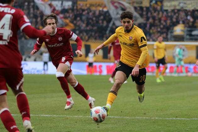 01 02 2026 Soccer Men 2025 2026 2 Bundesliga 20 Matchday SG Dynamo Dresden DSC Arminia Bielefeld Rudolf Harbig Stadion Dresden Ben Bobzien Dresden, 20, yellow on the ball Dresden Saxony Germany