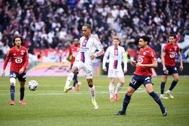 Olympique Lyonnais v Lille OSC - Ligue 1 McDonald s 2025 2026 21 Benjamin ANDRE (losc) - 99 Noah NARTEY (ol) during the Ligue 1 McDonald s match between Lyon and Lille at Groupama Stadium on February 1, 2026 in Lyon, France. Lyon France  Copyright: xFEPx 776348270