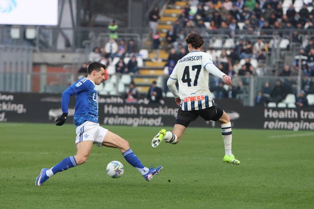 ComoÕs ComoÕs Anastasios Douvikas during the Serie A soccer match between Como and Atalanta at the Giuseppe Sinigaglia stadium in Como, north Italy - February 1, 2026 - Soccer.  Copyright: xAntonioxSaiai LaPressex