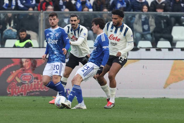 ComoÕs ComoÕs Maximo Perrone during the Serie A soccer match between Como and Atalanta at the Giuseppe Sinigaglia stadium in Como, north Italy - February 1, 2026 - Soccer.  Copyright: xAntonioxSaiai LaPressex