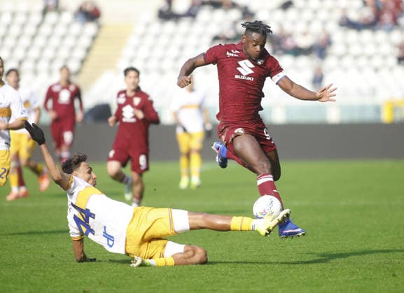 CALCIO - Serie A - Torino FC vs US Lecce Duvan Zapata of Torino FC and Gabriel Tiago of US Lecce during the Italian Serie A 2025 26 season football match between Torino FC and US Lecce on 01 February 2026 at Stadio Olimpico Grende Torino ,Turin, Italy. Photo Nderim KACELI Turin Italy  Copyright: xIPAxSport ABACAx