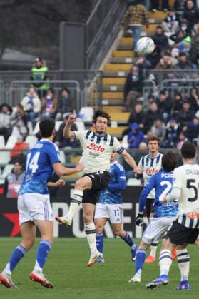 ComoÕs AtalantaÕs Marten de Roon during the Serie A soccer match between Como and Atalanta at the Giuseppe Sinigaglia stadium in Como, north Italy - February 1, 2026 - Soccer.  Copyright: xAntonioxSaiai LaPressex