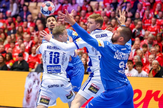 01 02 2026, Handball, Men s EHF EURO 2026, Iceland Croatia, Jyske Bank Boxing in Herning, Denmark, Placement Match 3 4 Ivan Martinovic Croatia 51 in a duel against Ellioi Vioarsson Iceland 18 Denmark