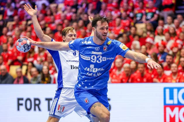 01 02 2026, Handball, Men s EHF EURO 2026, Iceland Croatia, Jyske Bank Boxen in Herning, Denmark, Placement Match 3 4 Veron Nacinovic Croatia 93 throws the ball at the goal Denmark