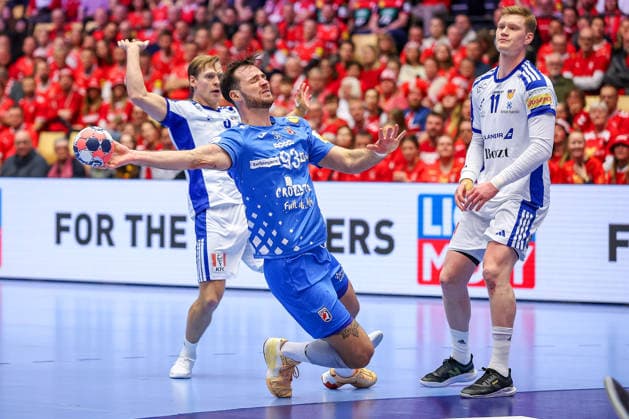 01 02 2026, Handball, Men s EHF EURO 2026, Iceland Croatia, Jyske Bank Boxen in Herning, Denmark, Placement Match 3 4 Veron Nacinovic Croatia 93 throws the ball at the goal Denmark