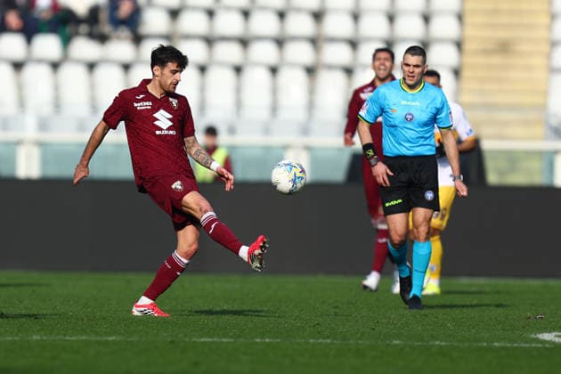 Sandro Kulenovic (Torino Fc) controls the ball, Serie A, Torino FC v US Lecce , Olimpico, February 1, 2026, Turin, Italy.