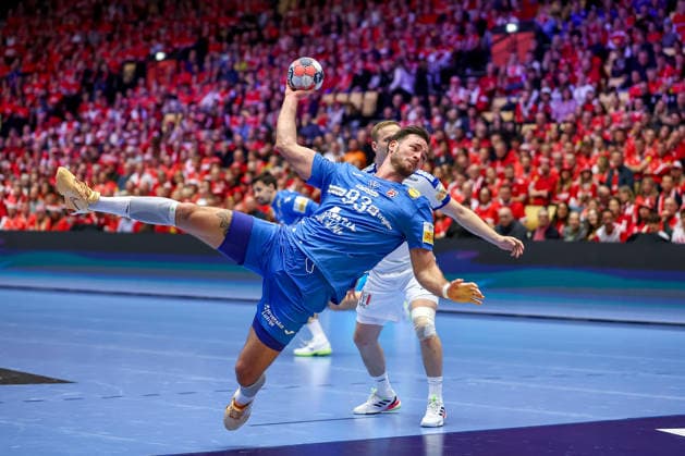 01 02 2026, Handball, Men s EHF EURO 2026, Iceland Croatia, Jyske Bank Boxen in Herning, Denmark, Placement Match 3 4 Veron Nacinovic Croatia 93 throws the ball at the goal Denmark
